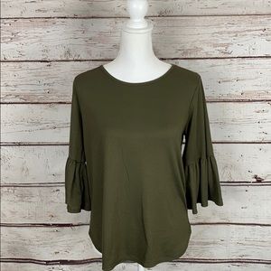 gyft Green 3/4 Bell sleeve Ribbed Top